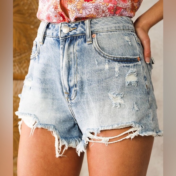 Signature8 Blue Jean Shorts Distressed Denim NWT - Picture 1 of 11